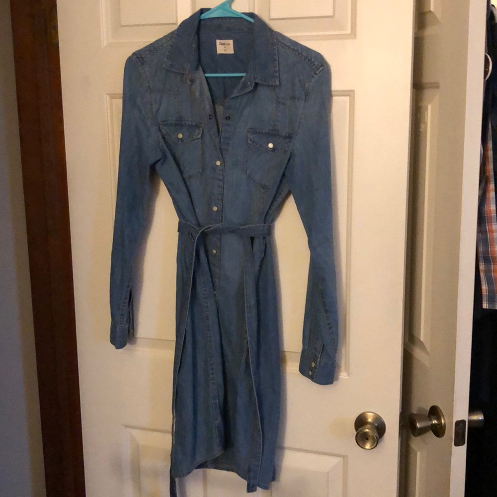 GAP light blue shirt dress. Size Medium.